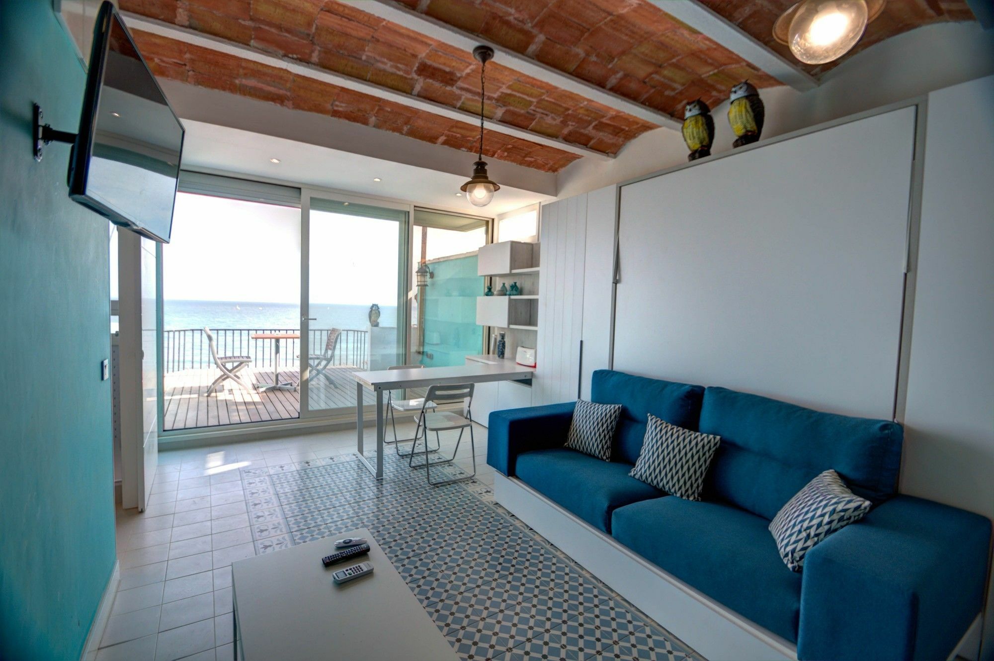 Blue Sea Front By Hello Homes Apartment